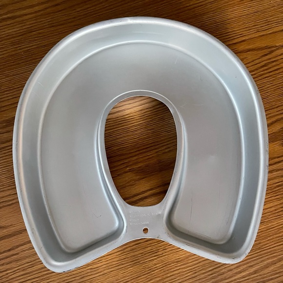 Wilton Kitchen Cake Pan Wilton Vintage Horseshoe Kentucky Derby